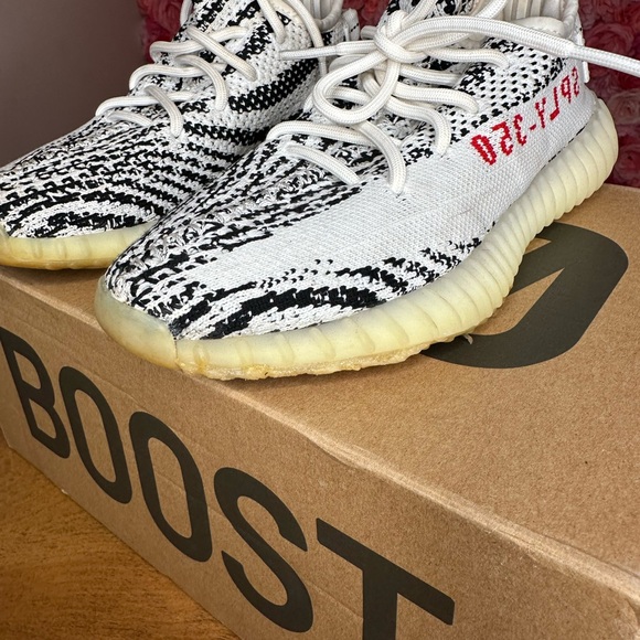 YEEZY sneakers zebra black white size 8 - Picture 3 of 11